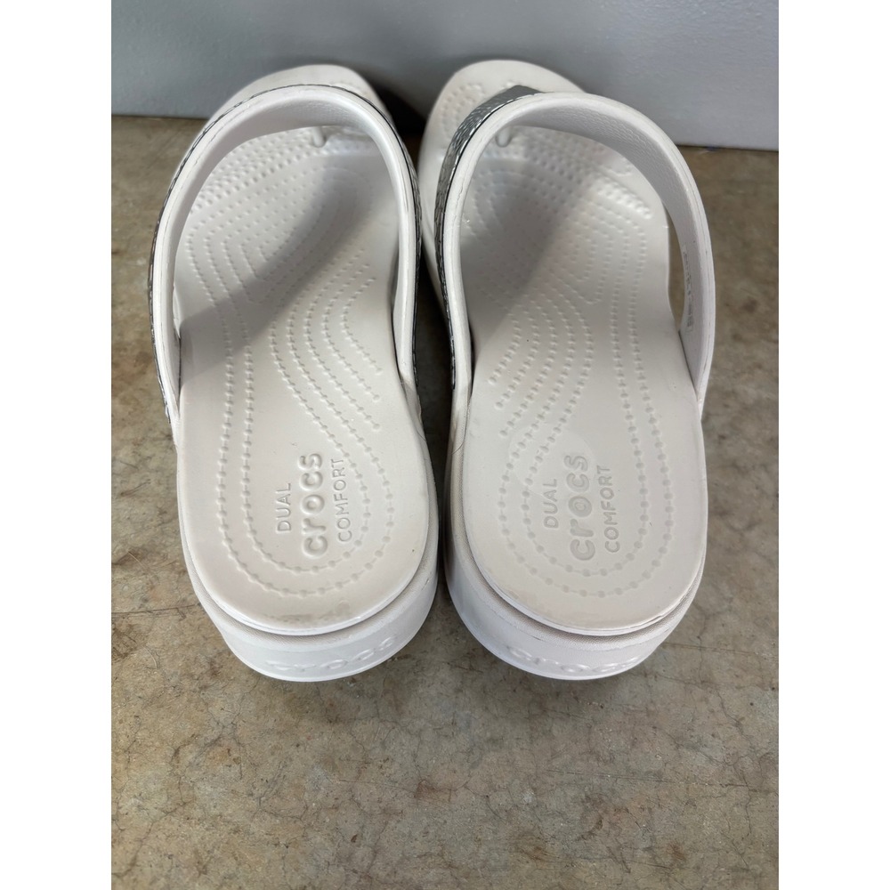 Crocs Capri V Metallic Texture Sandals White Silver Snakeskin Flip Flops Size 8 - Picture 6 of 8